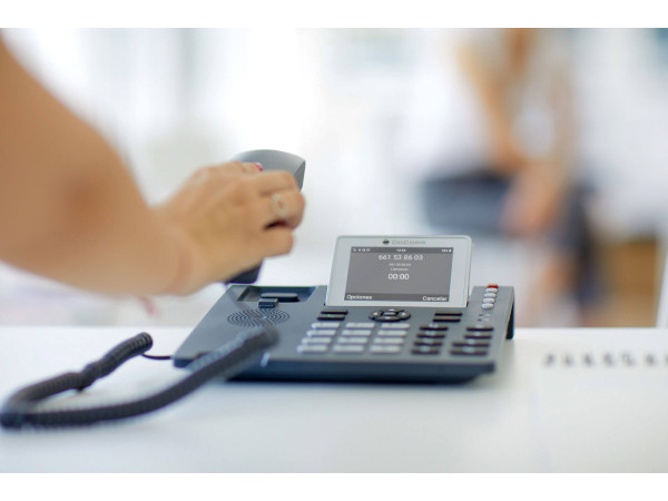 CoComm F740 4G Desktop Wireless Phone...